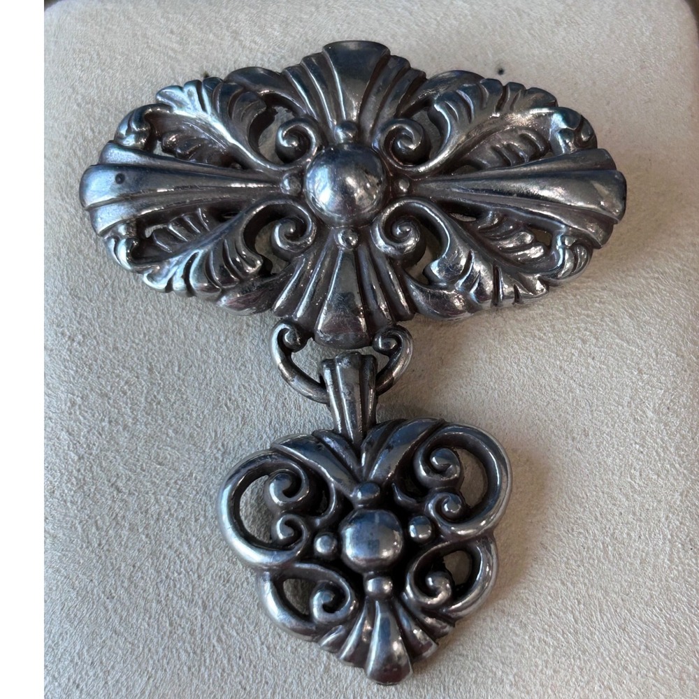 Brighton Silver Tone Ornate Scroll Filigree Heart Dangle Brooch Pin Vintage 90s